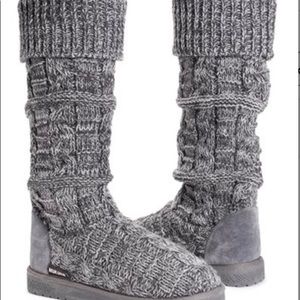 Muk Luks - Gray Cable Knit Boot - Size 7